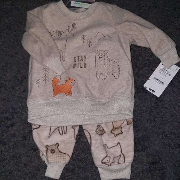 NWT Boy's 0-3m - 3 outfits - Picture 2 of 4